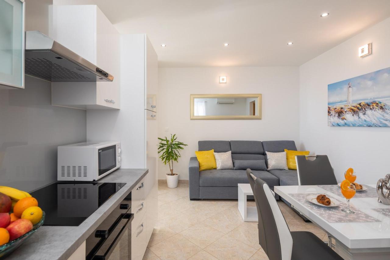 Fba Family Beach Apartments Omis Exterior photo