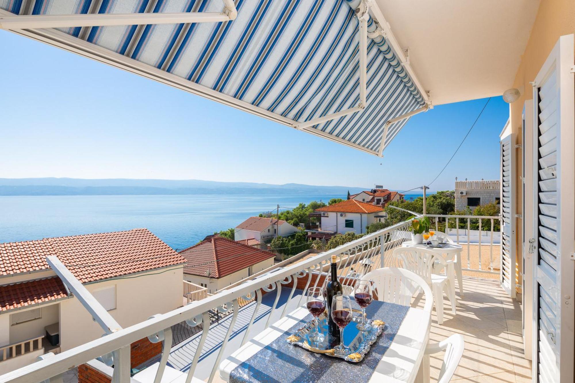 Fba Family Beach Apartments Omis Exterior photo